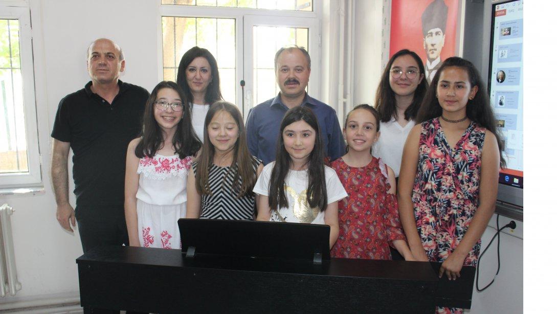 Hacı Ahmet Toksöz Ortaokulunda Sergi Açılışı Yapıldı