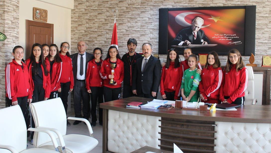 Hacı Ahmet Toksöz Ortaokulu Yıldız Kız Futsal Takımı Nevşehir Şampiyonu Oldu.