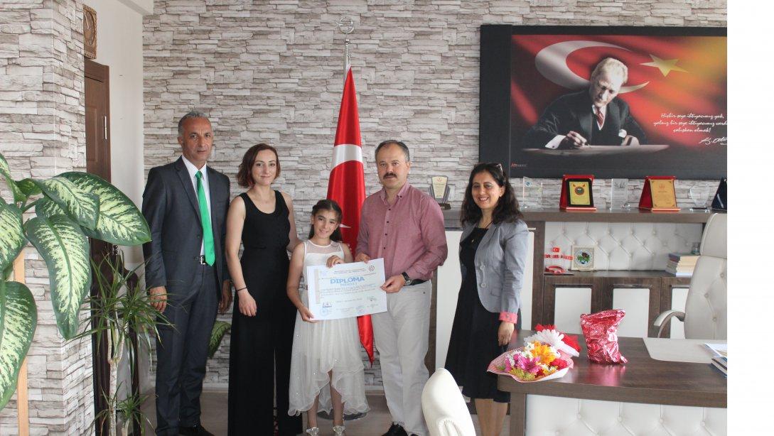 Ayhan Ertürk İlkokulu Öğrencisinden Resim Alanında Uluslararası Başarı