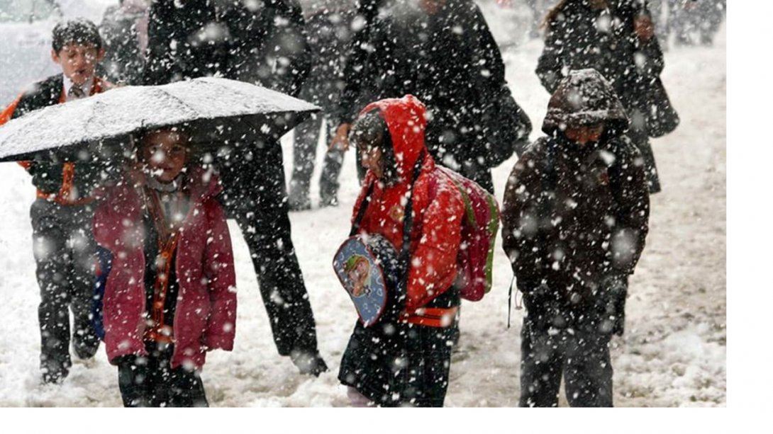 İlçemiz Genelinde Yaşanan Olumsuz Hava Koşulları Sebebiyle 10.02.2020 Pazartesi Günü Okullar Tatil Edildi. 