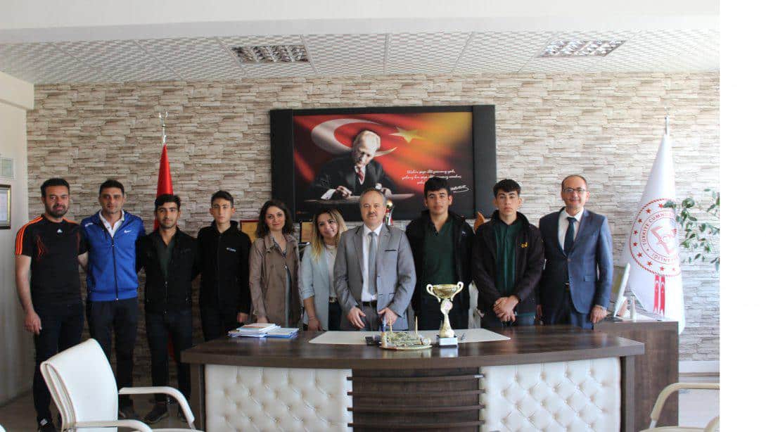 Hentbol'da İl Birincisi Olan Okulumuz Türkiye Şampiyonasında